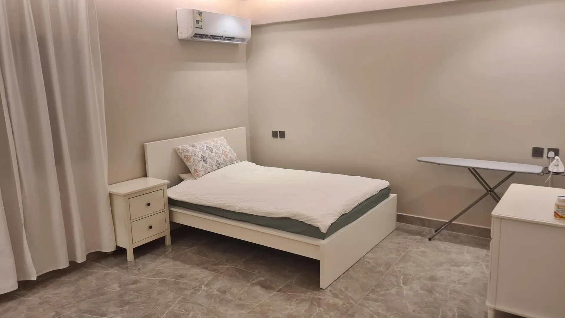 Private Bedroom In Shared Unit In As-Suleimaniyah